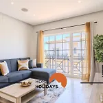#228 Garrett Flats By Home Holidays